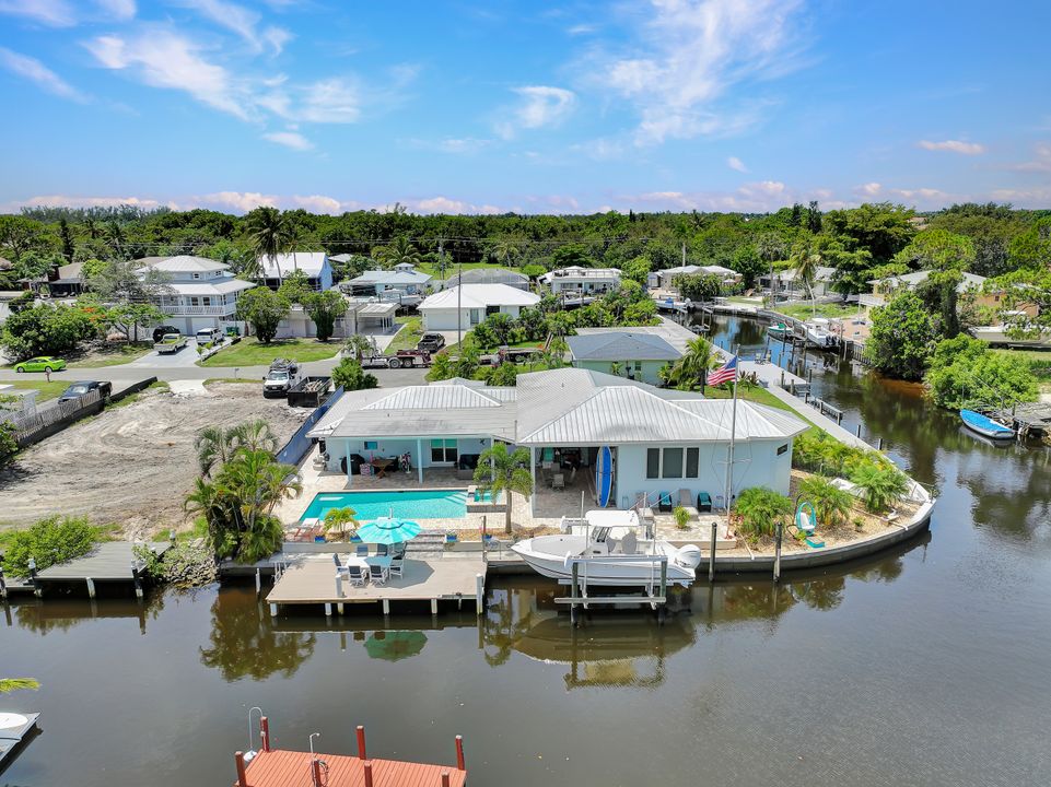 2631 Riverview Dr, Naples, FL 34112