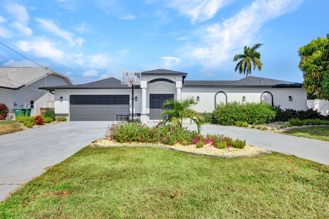 2033 SE 27th Terrace, Cape Coral, FL 33904