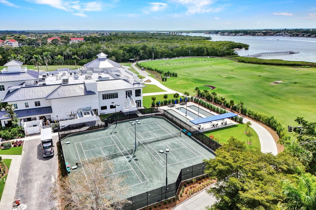 2488 Breakwater Wy #13-201, Naples, FL 34112