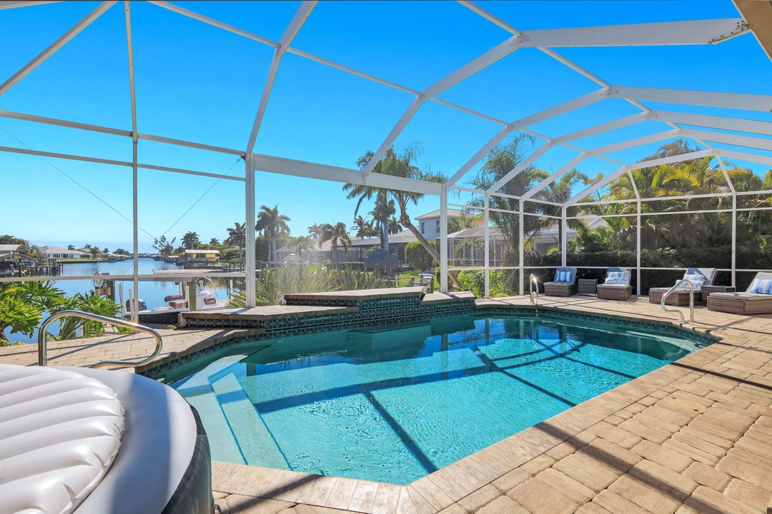 2014 Cape Coral Pkwy W, Cape Coral, FL 33914