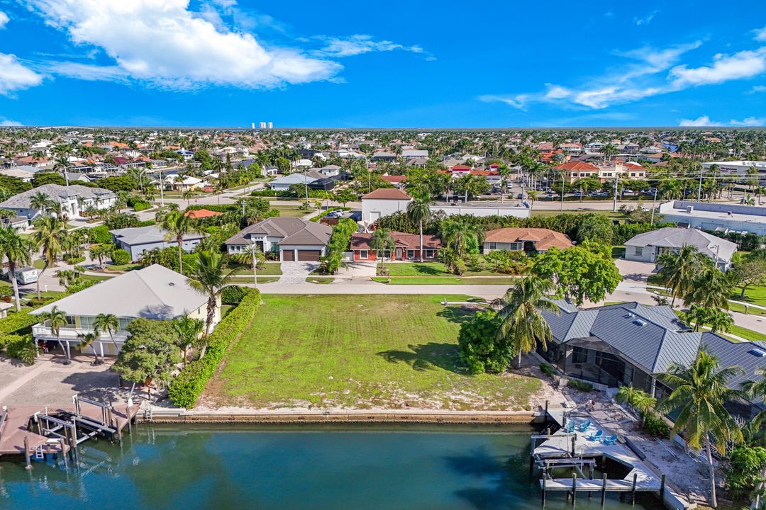 128 S Bahama Ave, Marco Island, FL 34145