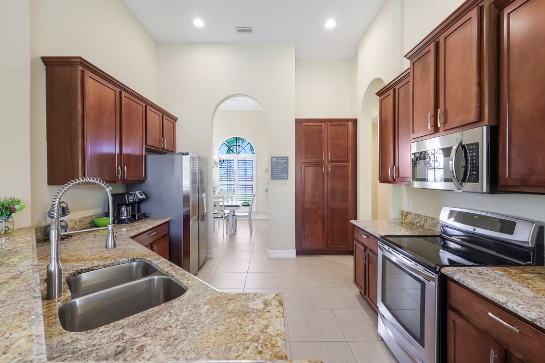 2939 SW 25th St, Cape Coral, FL 33914