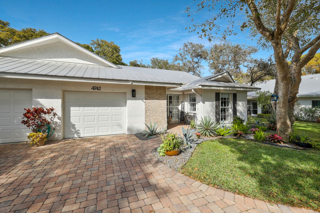 4742 West Blvd #S-8, Naples, FL 34103