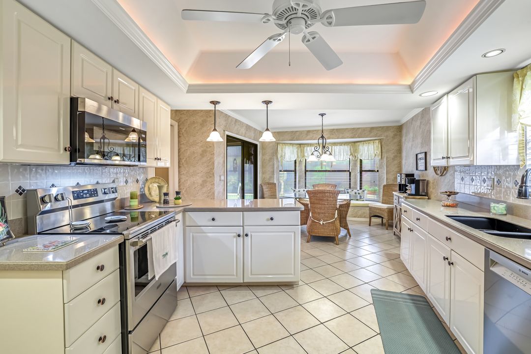3097 Round Table Ct, Naples, FL 34112