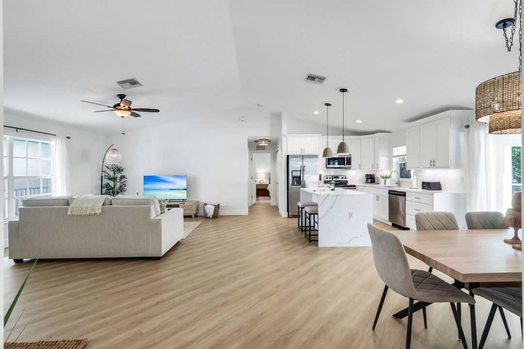 3322 Oasis Blvd, Cape Coral, FL 33914