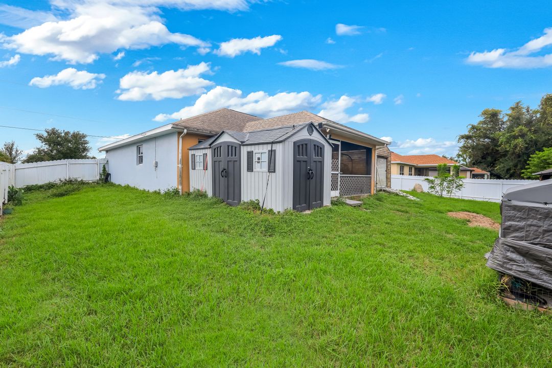 438 Willowbrook Dr, Lehigh Acres, FL 33972