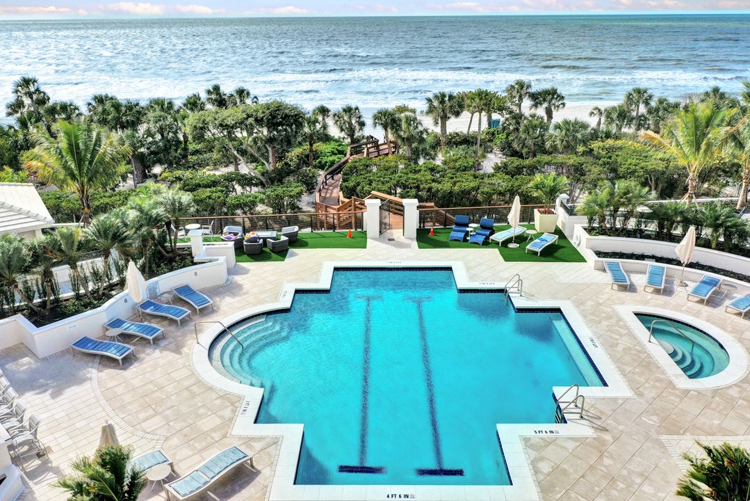 8473 Bay Colony Dr #503, Naples, FL 34108