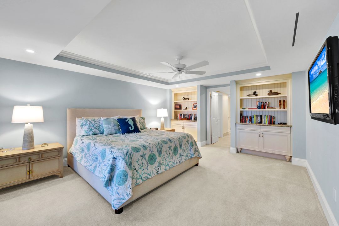 5601 Turtle Bay Dr #404, Naples, FL 34108