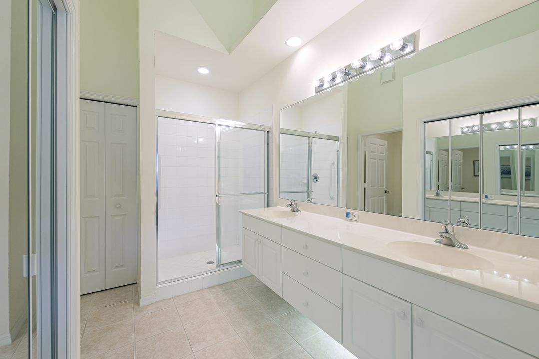 2386 Magnolia Ave #8, Naples, FL 34112