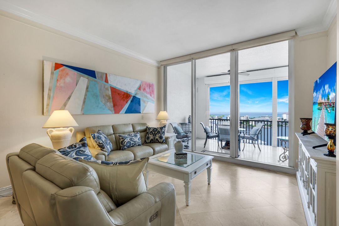 400 Flagship Dr #1206, Naples, FL 34108
