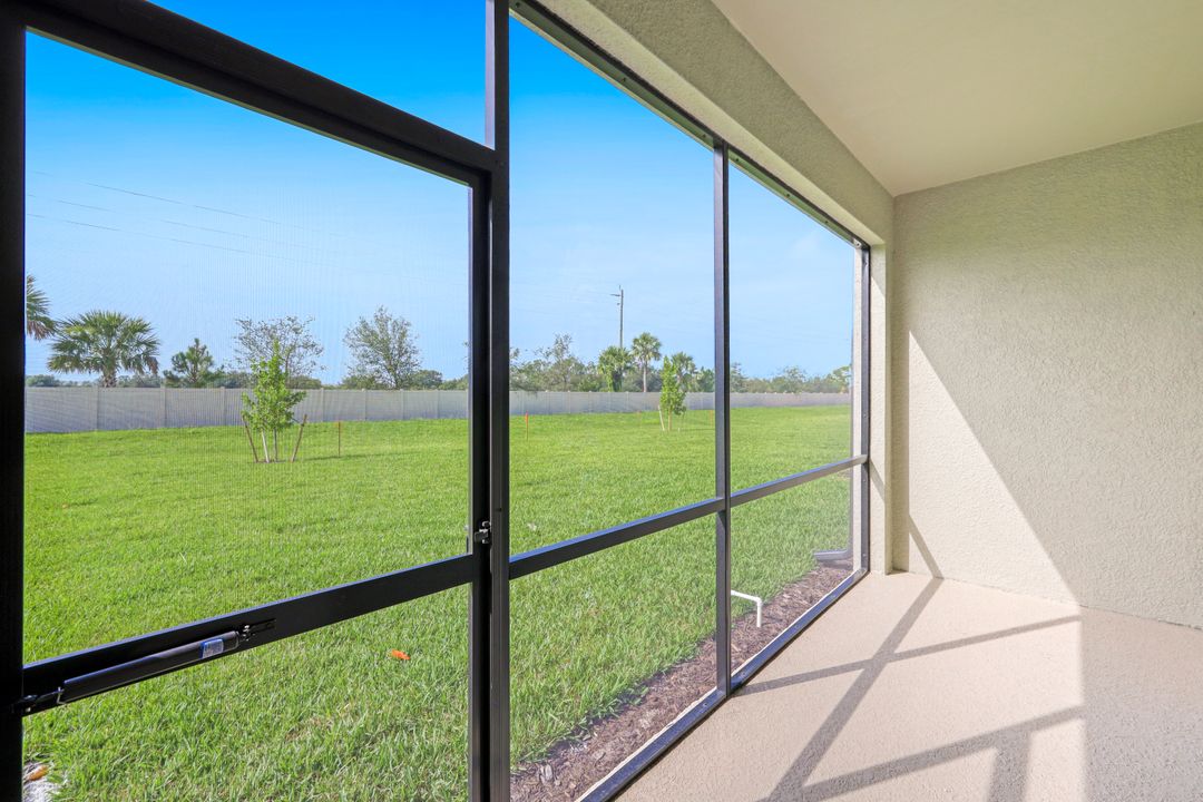 14273 Pine Lodge Ln, Fort Myers, FL 33913