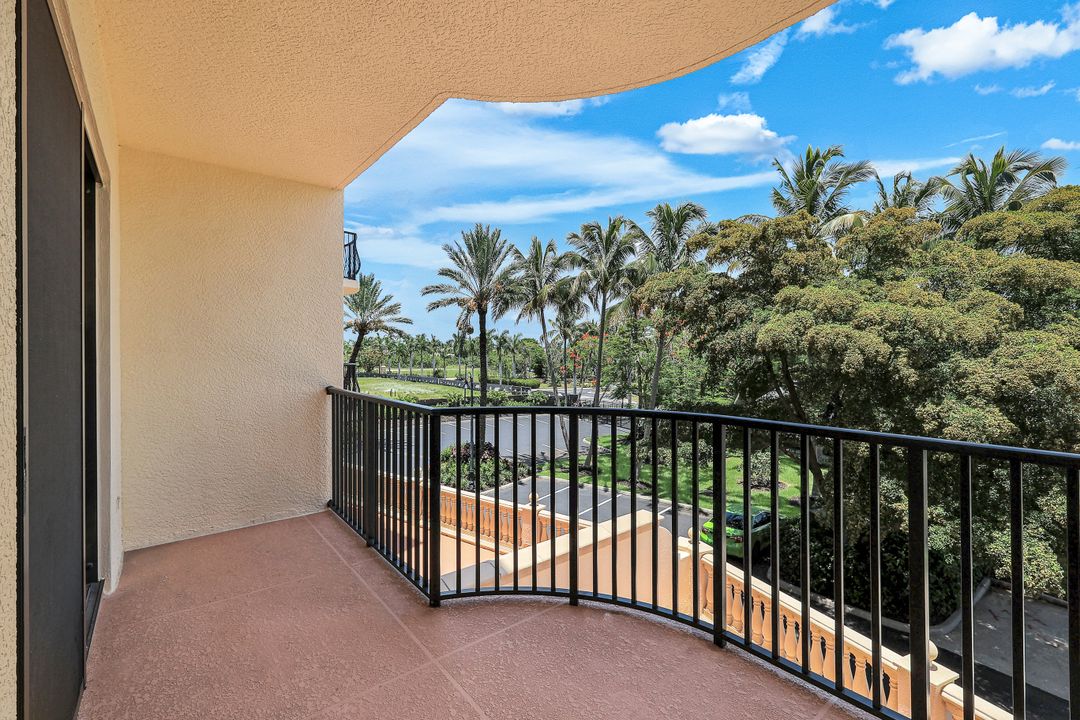 5704 Cape Harbour Dr #205, Cape Coral, FL 33914