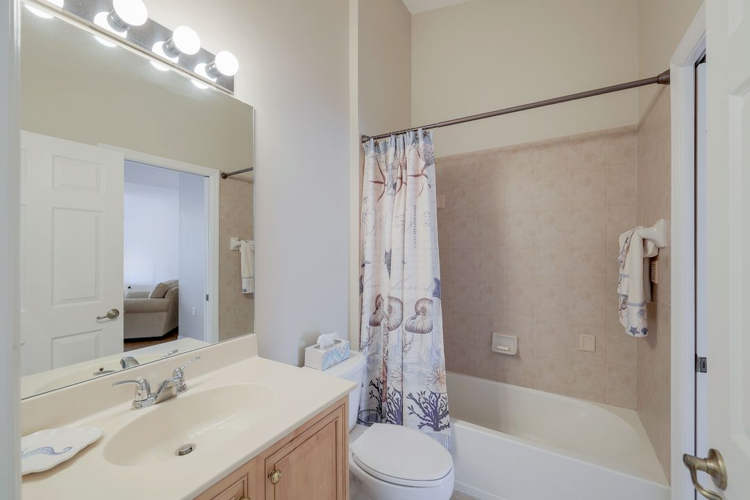6320 Lexington Ct #202, Naples, FL 34110