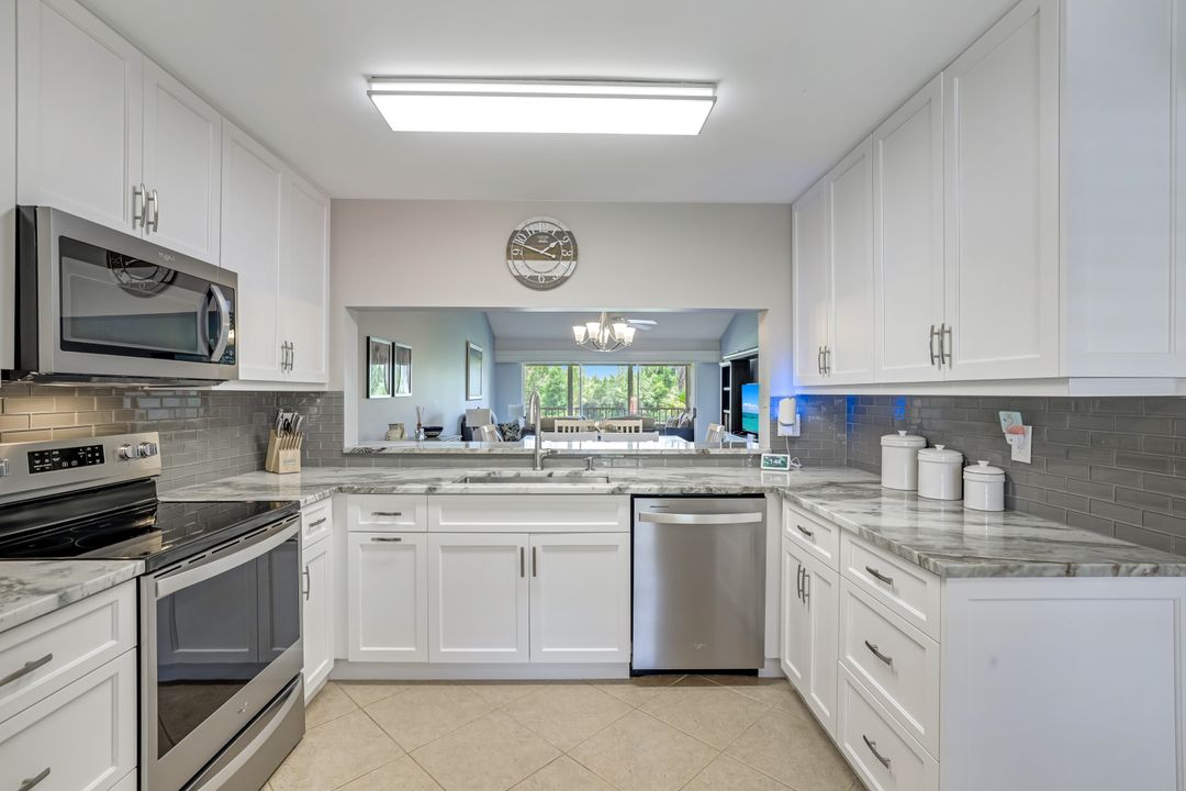 6860 Dennis Cir #K-204, Naples, FL 34104
