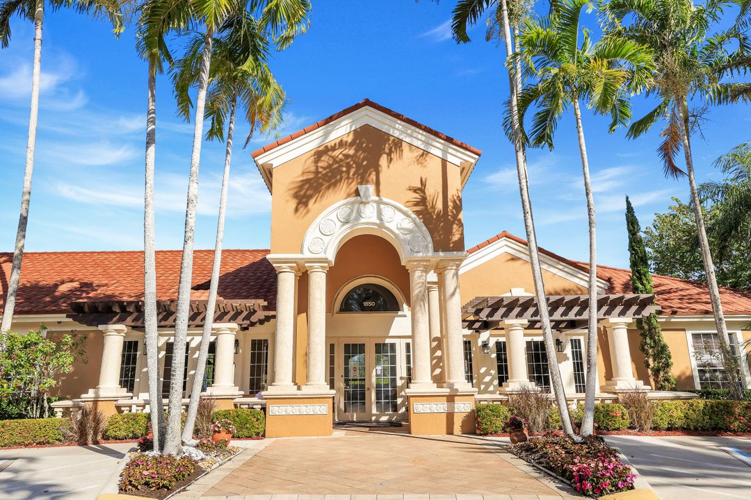 1856 Florida Club Cir #6110, Naples, FL 34112