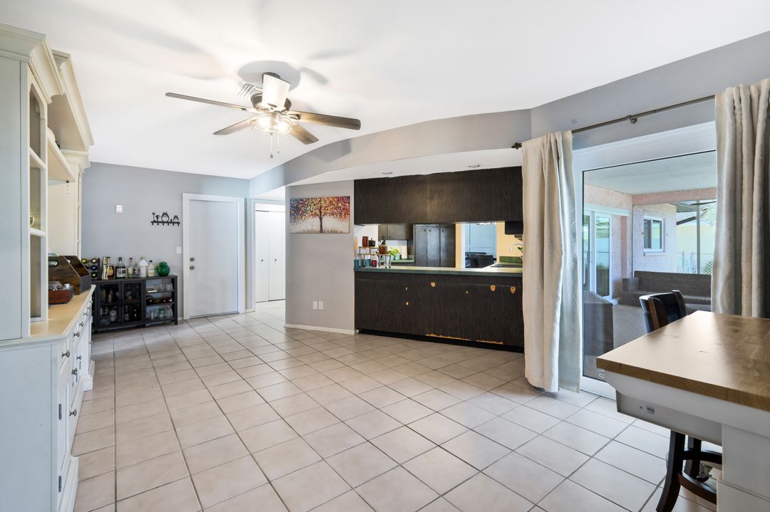 3926 Country Club Blvd, Cape Coral, FL 33904