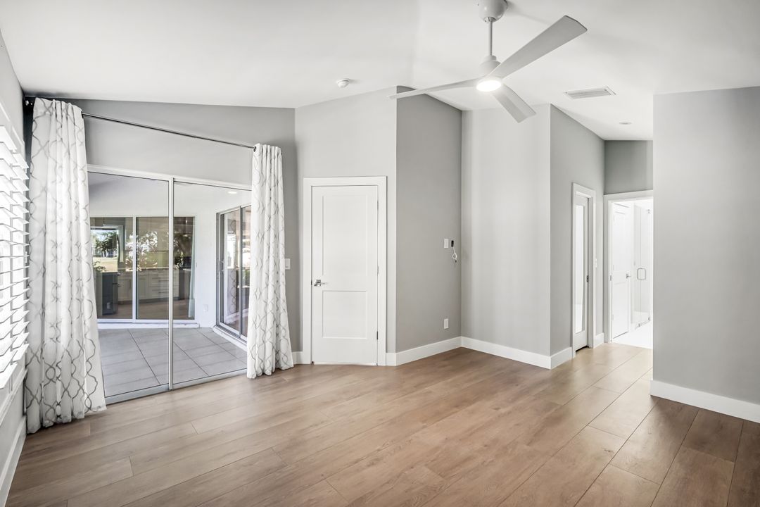 20822 Country Barn Dr, Estero, FL 33928