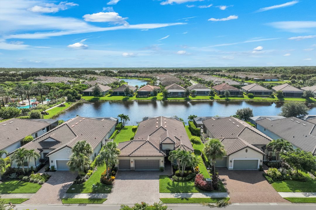 8362 Viale Cir, Naples, FL 34114