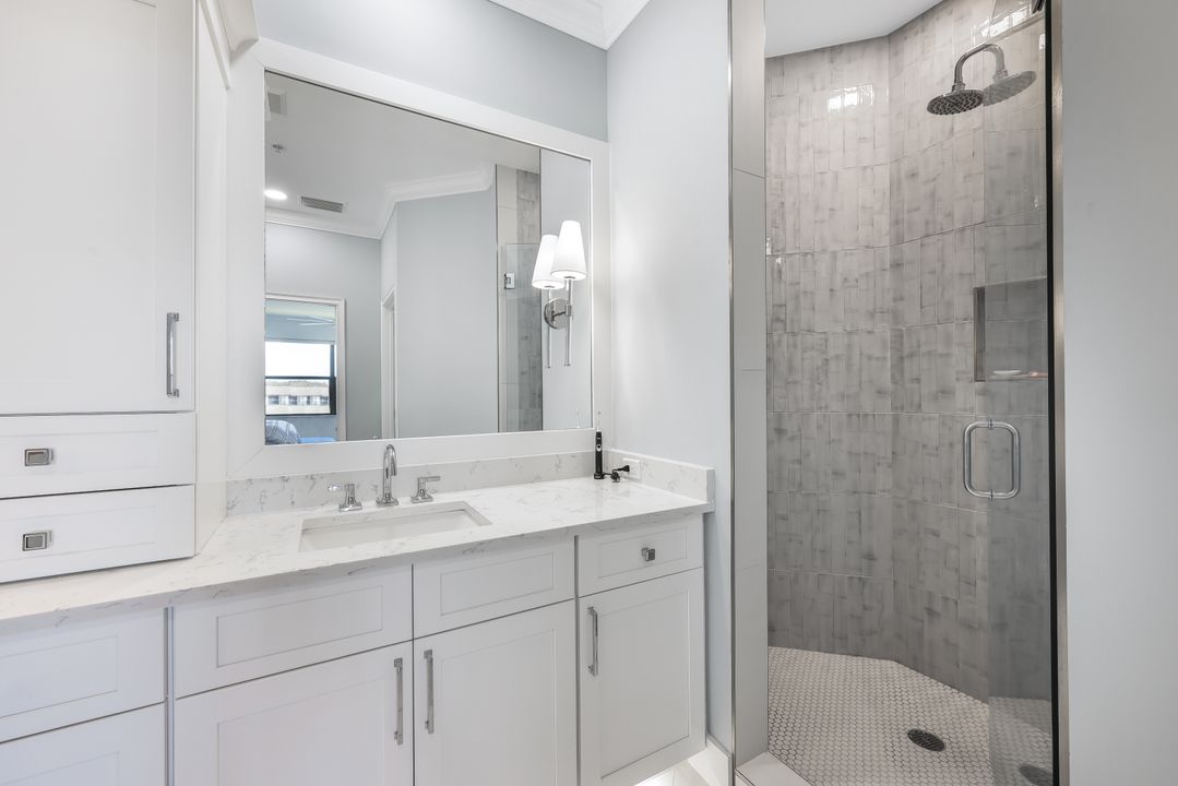 10450 Smoke House Bay Dr #201, Naples, FL 34120