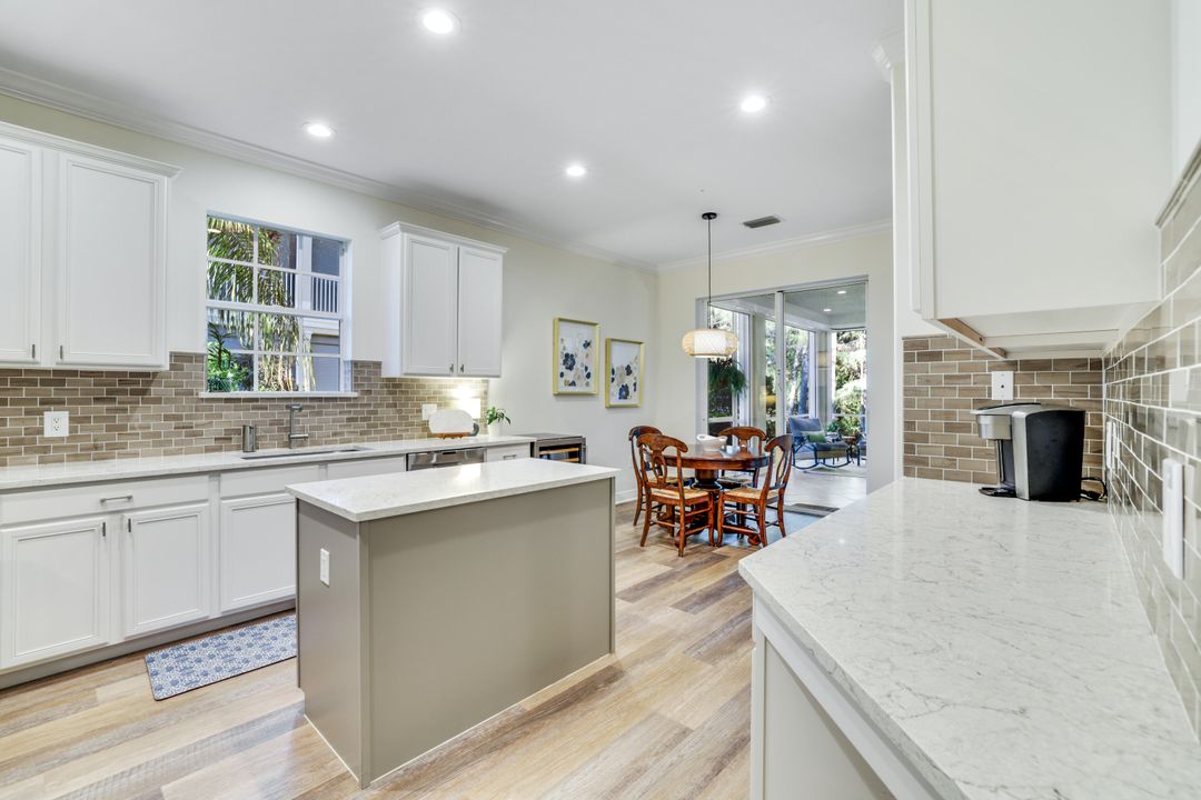 4956 Shaker Heights Ct, Naples, FL 34112