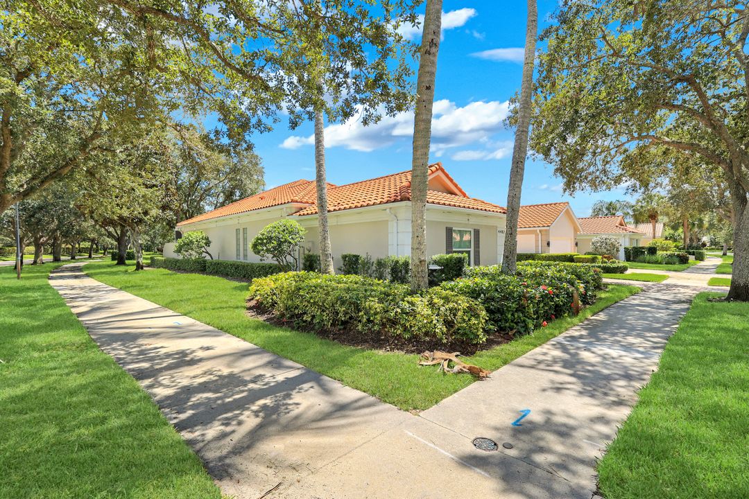 4402 Prescott Ln, Naples, FL 34119