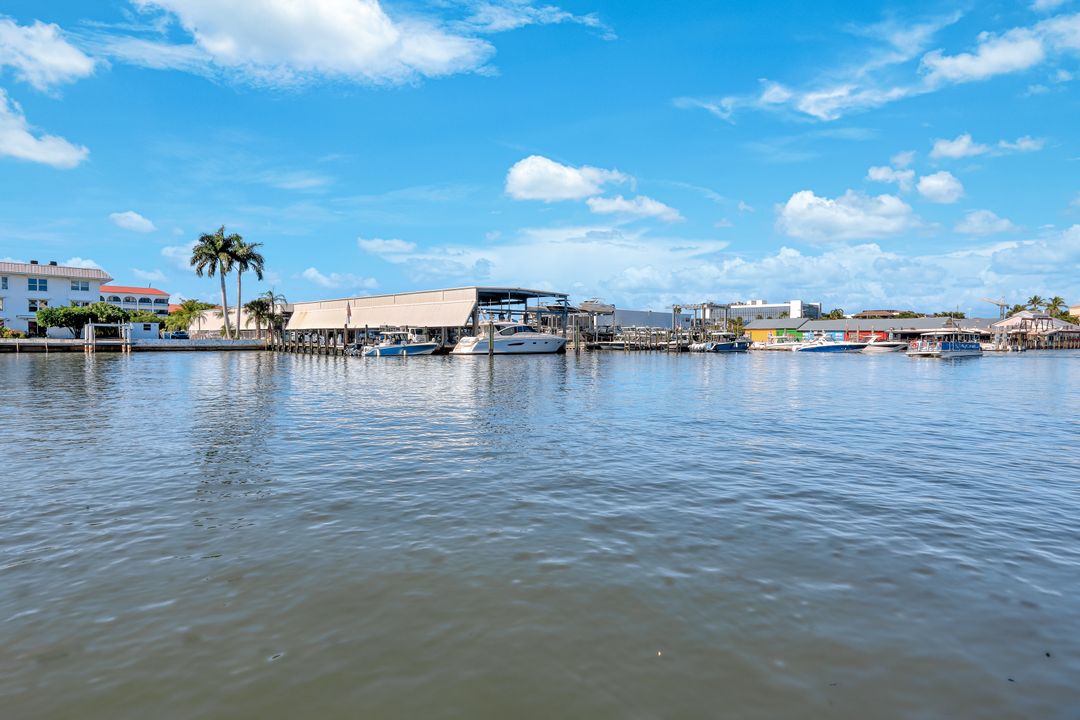 800 River Point Dr #212, Naples, FL 34102