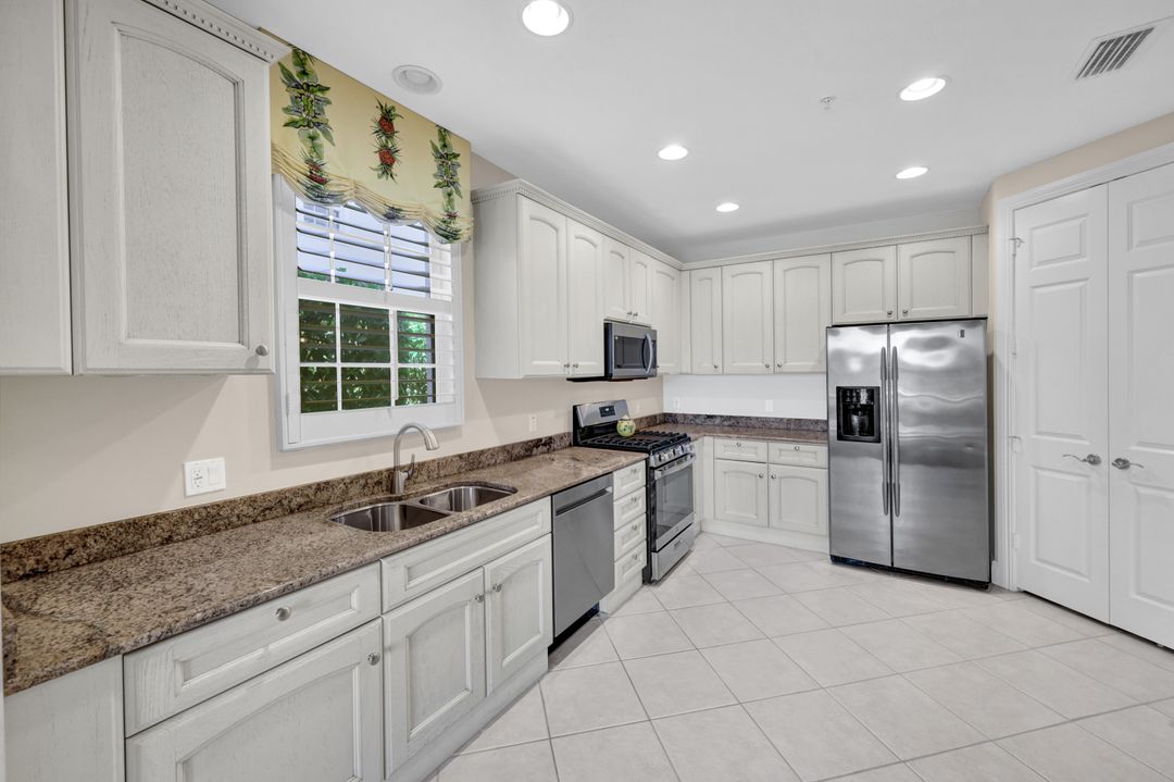 9038 Cascada Way #102, Naples, FL 34114