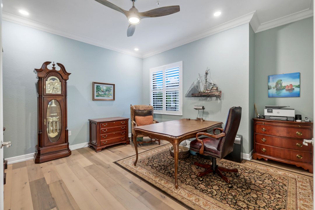 2488 Breakwater Wy #13-201, Naples, FL 34112
