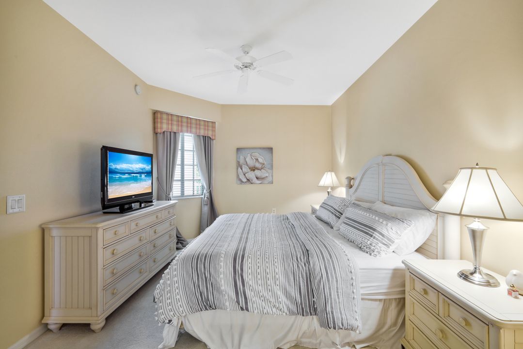 4000 Loblolly Bay Dr #302, Naples, FL 34114