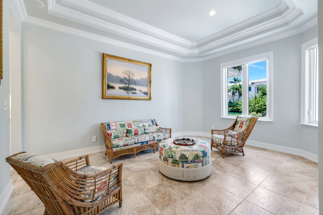 491 Wedge Dr, Naples, FL 34103