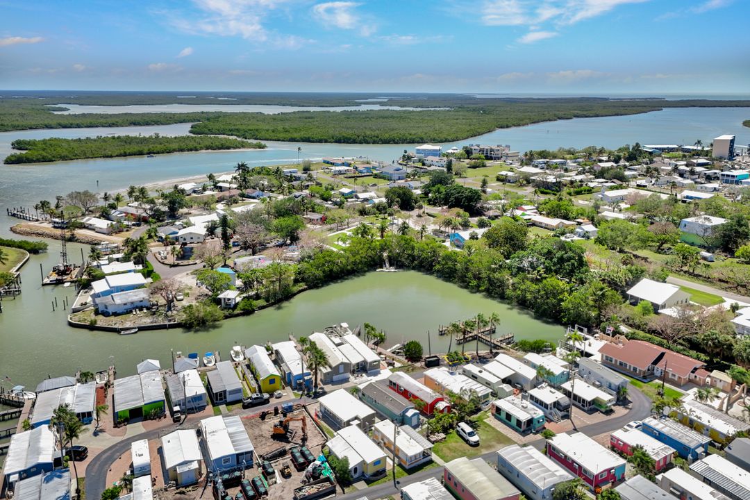 414 Papaya St #53, Goodland, FL 34140