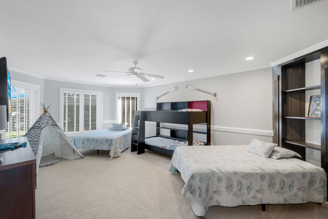 1111 Schooner Pl, Sanibel, FL 33957