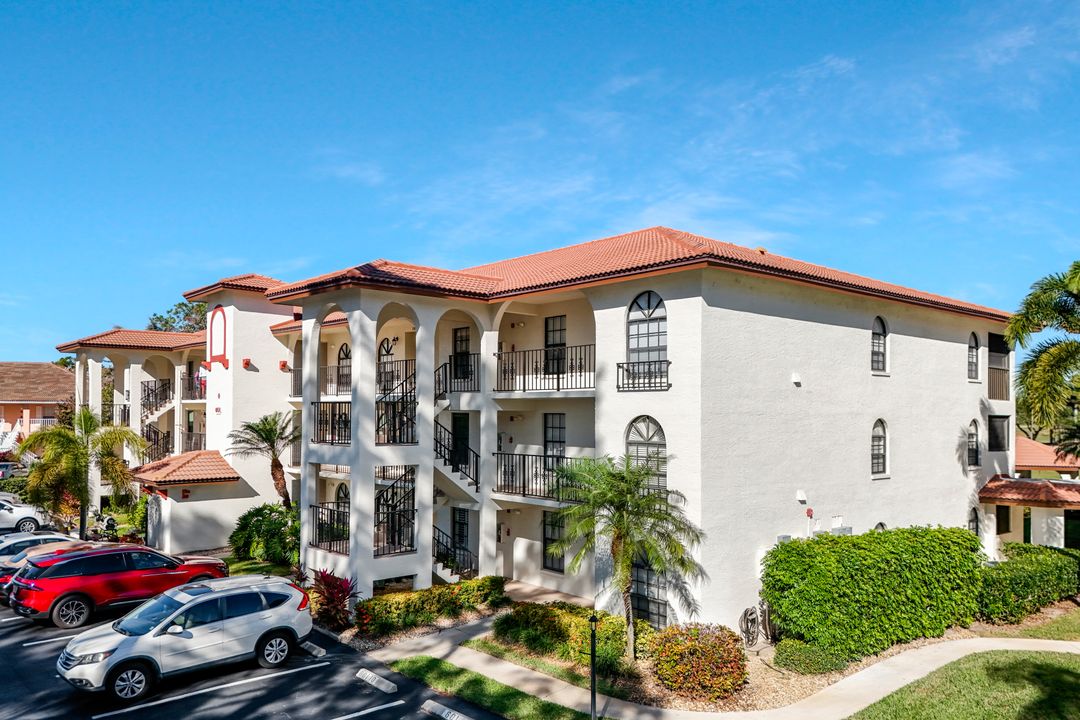 601 Augusta Blvd #601-4, Naples, FL 34113