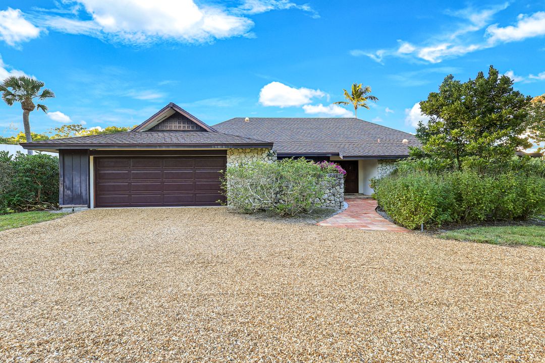 700 Bald Eagle Dr, Naples, FL 34105