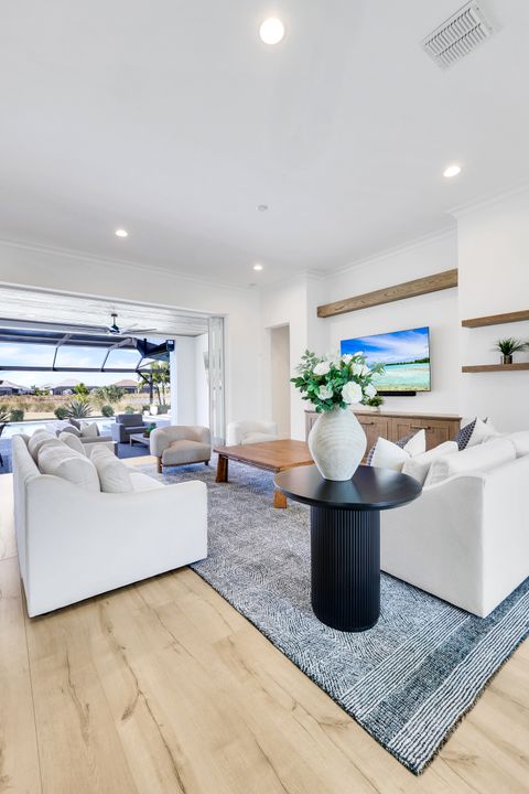 6273 Negril Isle Dr, Naples, FL 34113