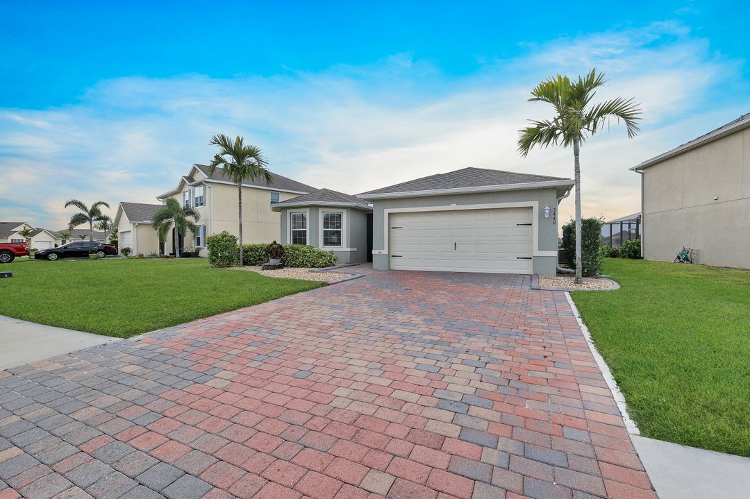 3440 Cancun Ct, Cape Coral, FL 33909