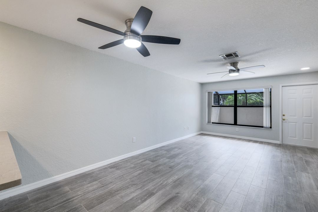 66 Emerald Woods Dr #H7, Naples, FL 34108