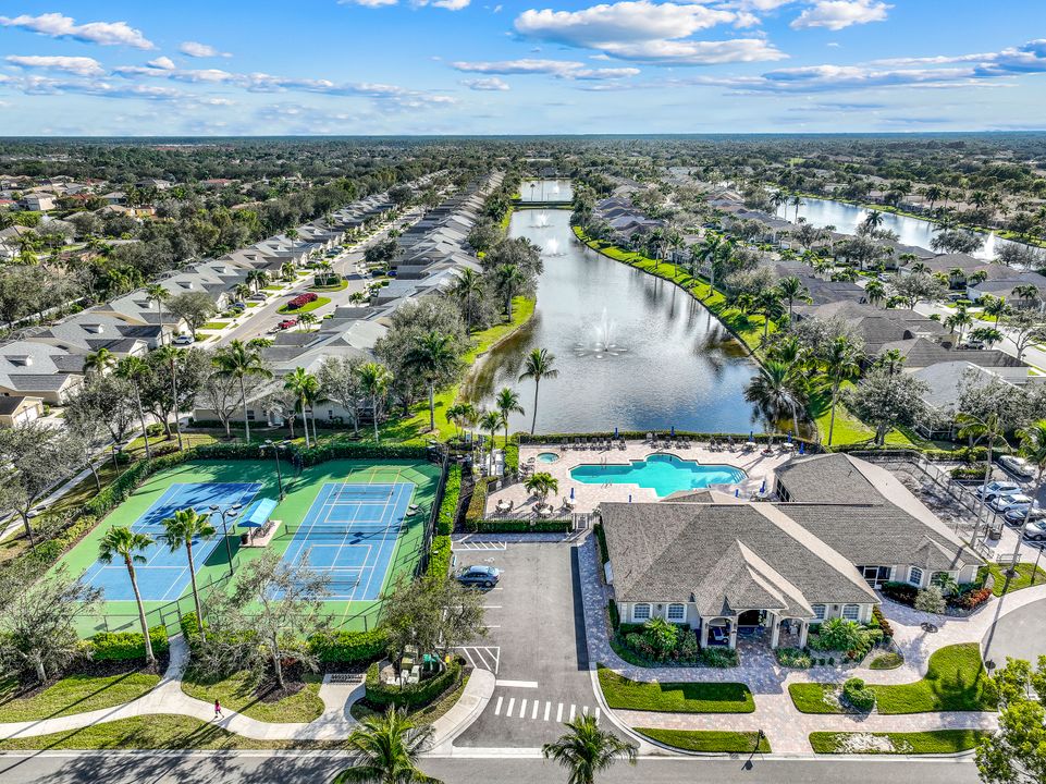 8687 Ibis Cove Cir, Naples, FL 34119