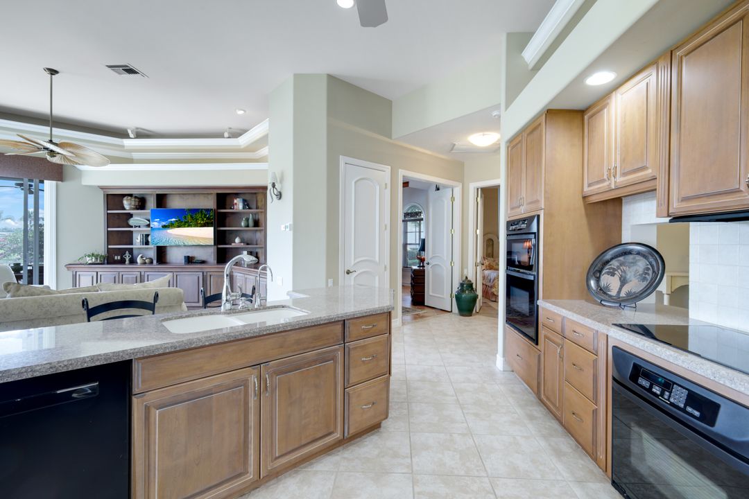 2390 King Palm Way, Naples, FL 34105