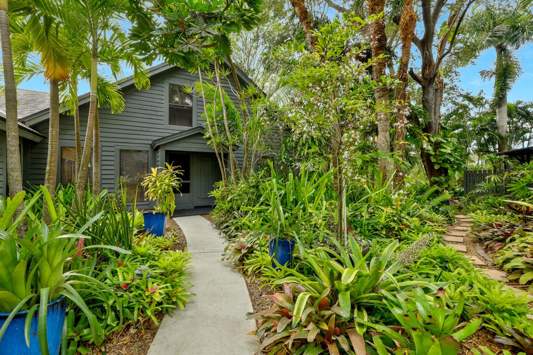 1329 Solana Rd, Naples, FL 34103