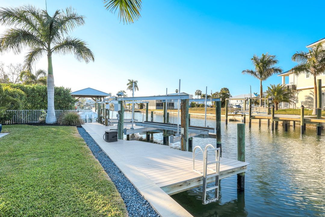 231 Sterling Ave, Fort Myers Beach, FL 33931