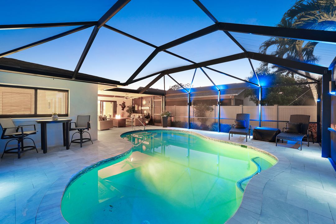 585 100th Ave N, Naples, FL 34108