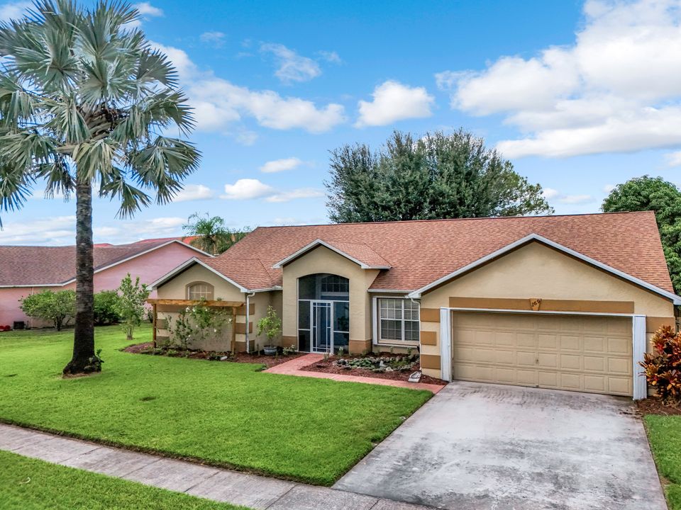 169 Plantation Cir, Naples, FL 34104