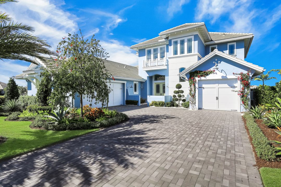 6273 Negril Isle Dr, Naples, FL 34113