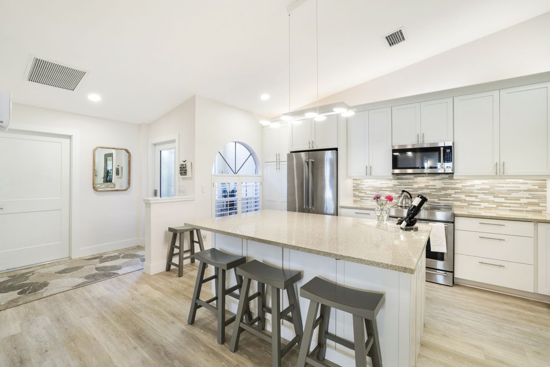780 Wiggins Bay Dr, Naples, FL 34110