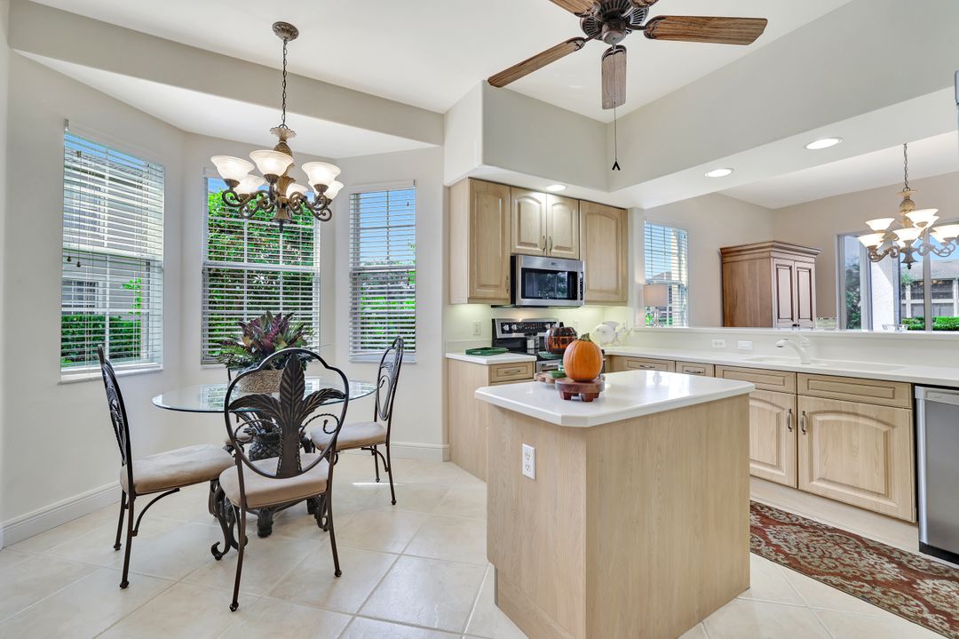 721 Regency Reserve Cir, Naples, FL 34119