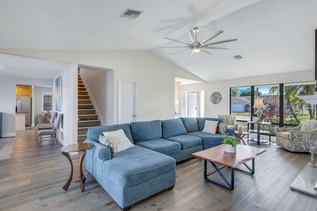 2215 SE 15th St, Cape Coral, FL 33990