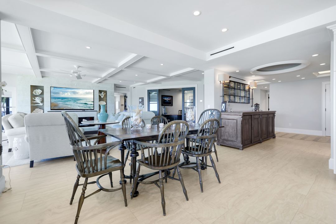 1285 Gulf Shore Blvd N #3B, Naples, FL 34102