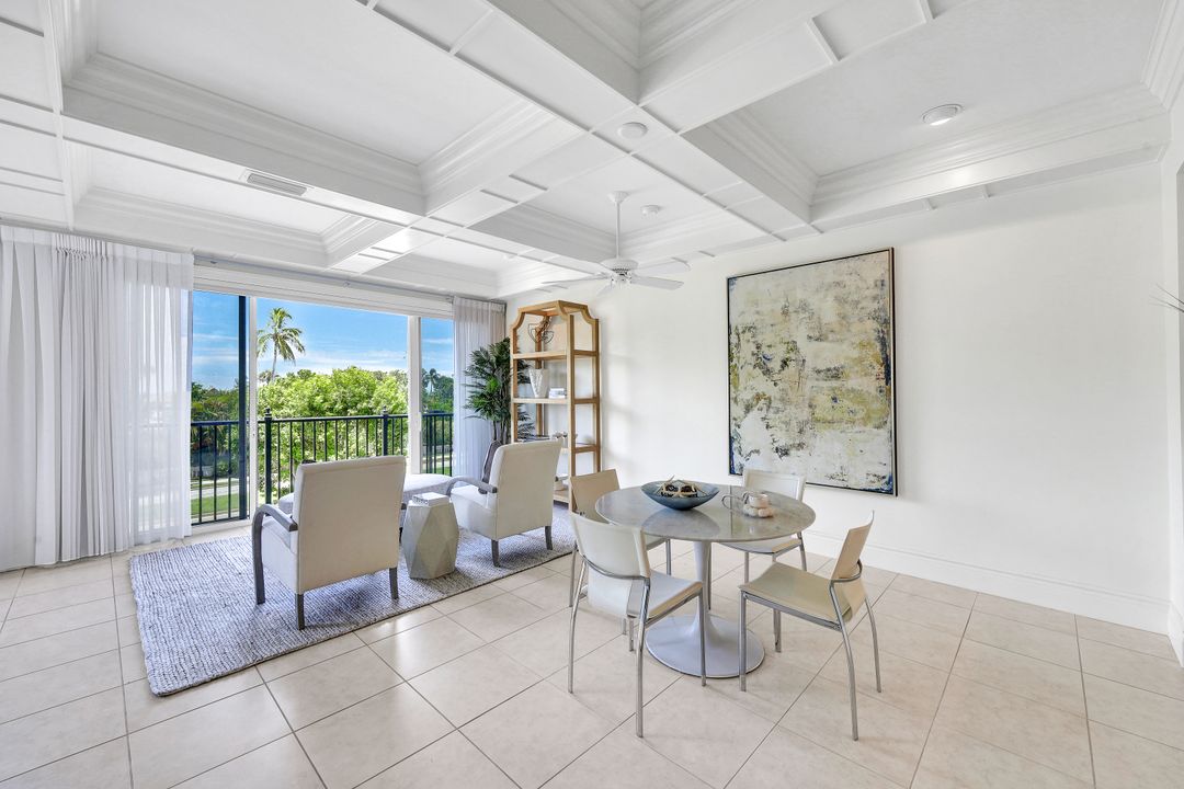 1400 Gulf Shore Blvd N #203, Naples, FL 34102