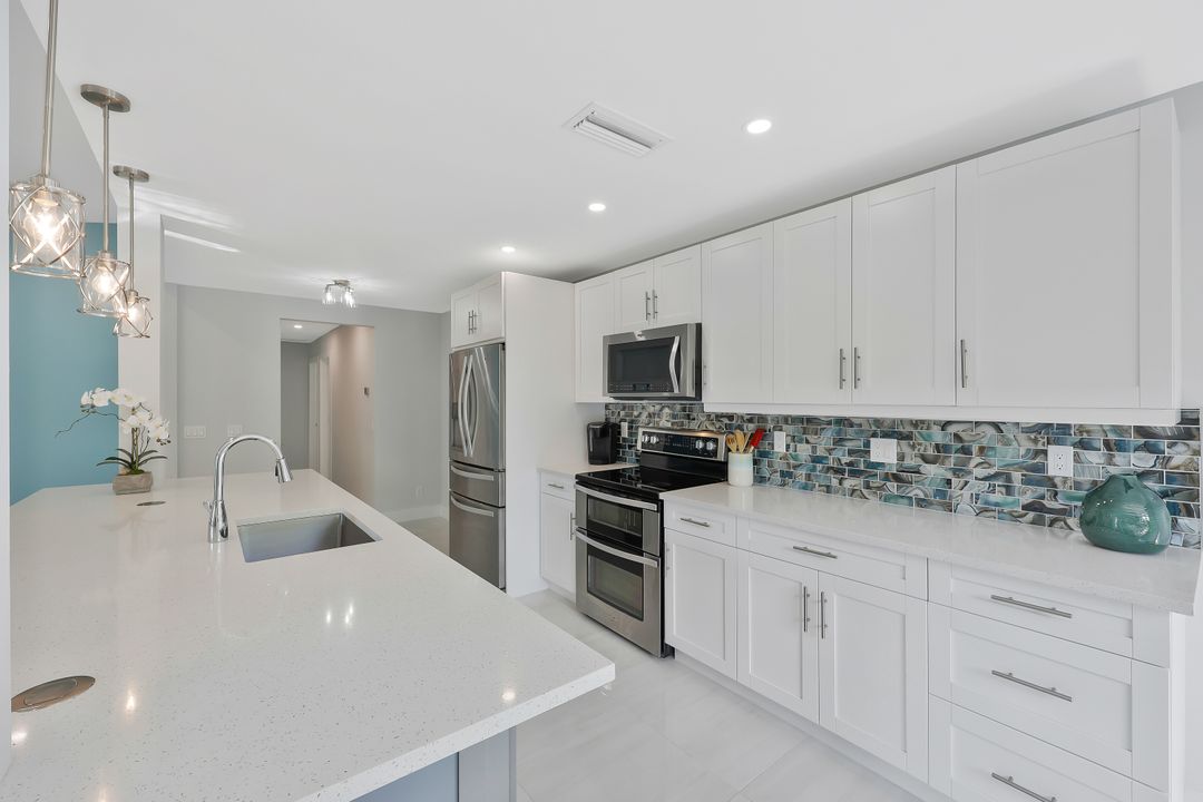 3870 White Blvd, Naples, FL 34117